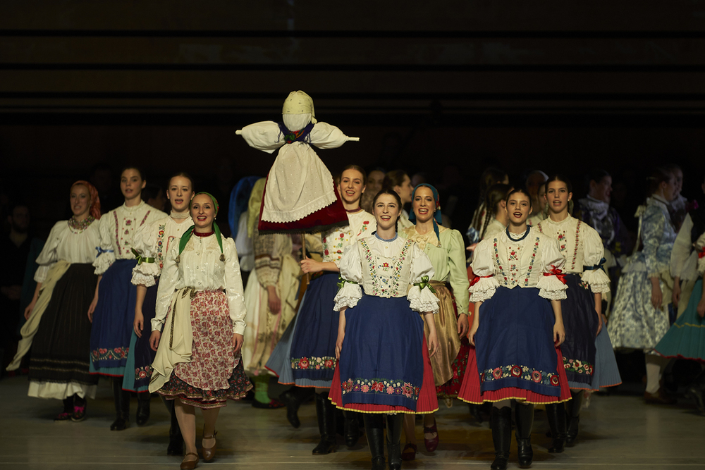 Hungarian State Folk Ensemble: His Cross Blossomed – premiere at Müpa Budapest Valuska Gábor / Müpa