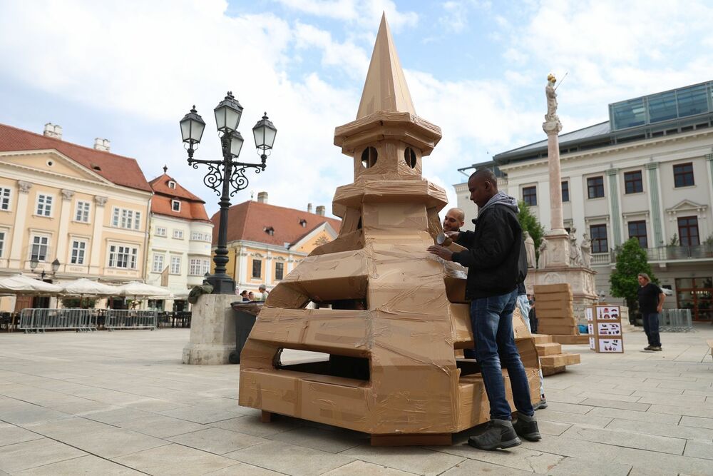 The Fire Tower of Győr is moving! Mekli Zoltán