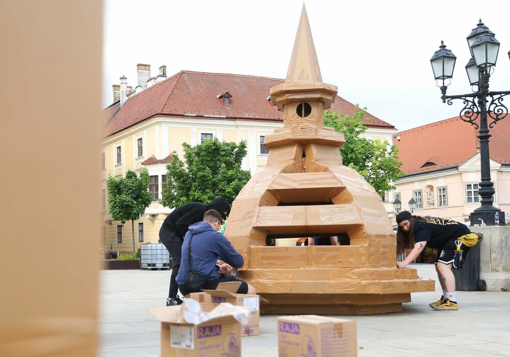 The Fire Tower of Győr is moving! Mekli Zoltán