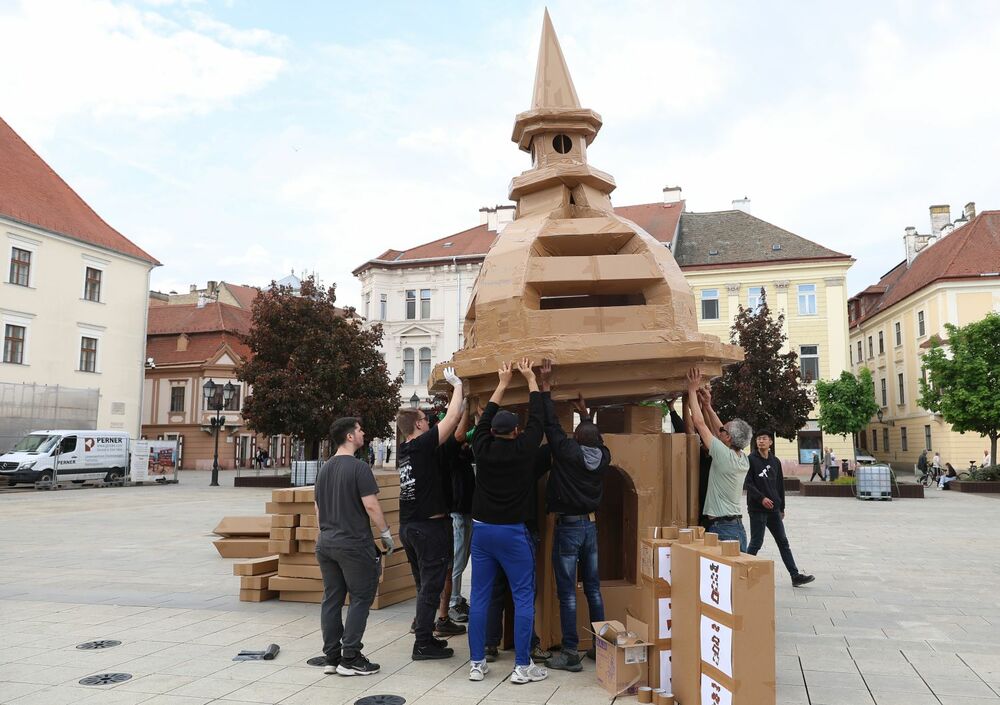 The Fire Tower of Győr is moving! Mekli Zoltán