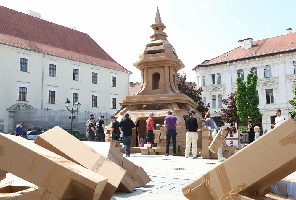 The Fire Tower of Győr is moving! Mekli Zoltán