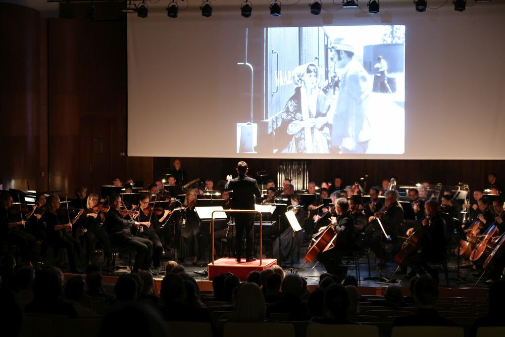 The General | Róbert Farkas and the Győr Philharmonic Orchestra Mekli Zoltán