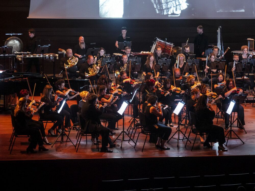 The General | Róbert Farkas and the Pannon Philharmonic Tóth László