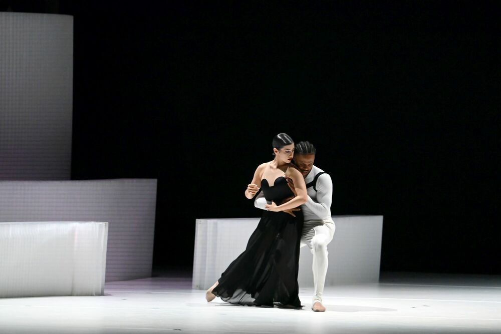 Ballet Hispánico: CARMEN.maquia Kiss Viktor / Bartók Tavasz