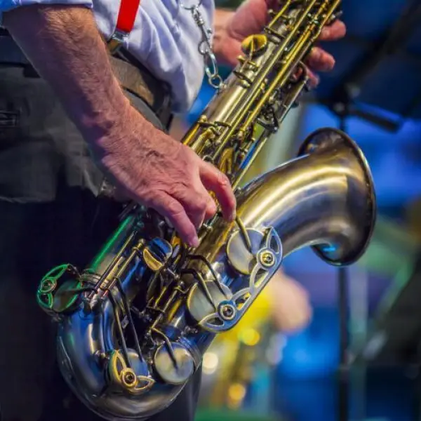 saxophone-player.jpg